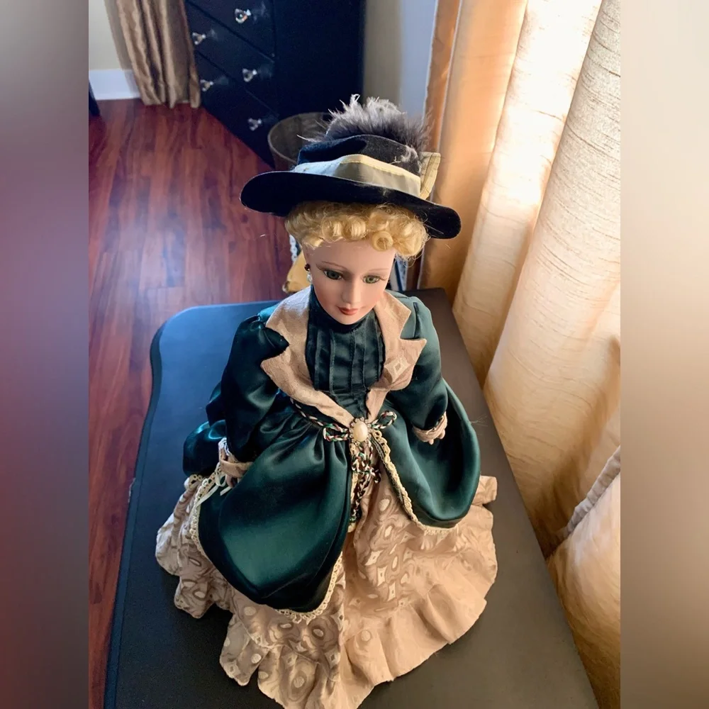 New in box. Elegant Victorian Porcelain Doll in Green and Cream Dress. Stand inc - Picture 3 of 13